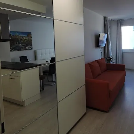 203 Rom, Studio Apartment, 38M2 1-4 Pers Klagenfurt am Woerthersee Exterior photo